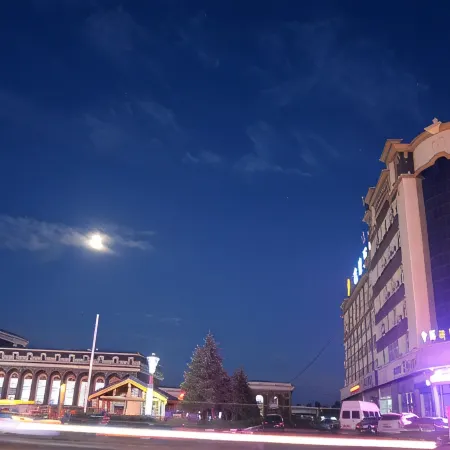 9 Ju Chain Hotel (Yakeshi Zhanqian)