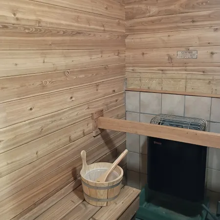 Sleeps 12 4BR/3BA Ski-in/Out Condo WiFi/AC/Lake/ATV/Hike/Snowmobile-Dog Friendly
