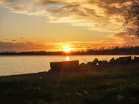 Lake Champlain 2-bedroom cottage with kayaks and bikes in beautiful Alburgh. Hotels in Alburgh