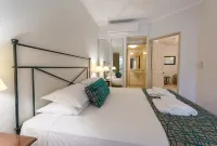 The Newport on Macrossan - Adults Only - Mountain view