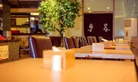 Meilun Jinyue Hotel (Xiamen Zhongshan Road Wenzao Subway Station)