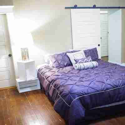 Spacious North Shore Bungalow @ Coolidge Park Rooms