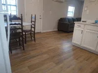 Charming 2-bedroom apartment with WiFi, AC in enjoyable Hemphill - Wifi