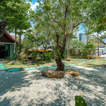 Coco Paradiso Phuket Отели рядом с достопримечательностью «Ват-Чалонг»