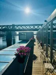 Sundeck Botel - Party Boat - Wifi