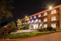 Beidaihe VIP Building (Biluo Tower Branch) Hotels in East Beach. Biluota Bar Park