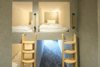 Guesthouse AkasakaII - Hostales