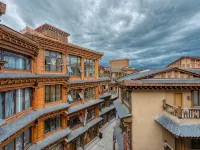 Shangri-La 5th Asterly Stone Tiankui Hotel (Dukezong Ancient City Shop) Hotel dekat Bandara Shangri La