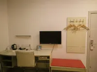Longzhou Jinmingzhu Business Hotel