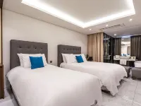 Sweet May Seogwipo Hotel Hotel berhampiran Terminal Lama