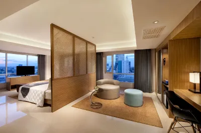 โรงแรมคราวน์พรินซ์ สุราบายา โรงแรมใน