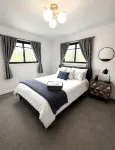 Modern home with privacy of the hills right in town! - Boutique