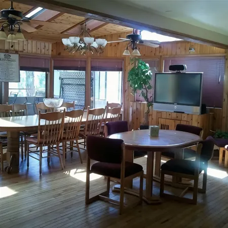 Secluded on 9 acres Beautiful 6,000+ Sq. Ft. Cabin, 6 Bd 4.25 Bath