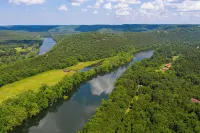 Charming 2-bedroom cabin with WiFi, AC in peaceful Eureka Springs - Hytter