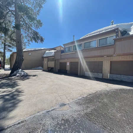 Bear Valley Village Family Ski Condo. Pet Friendly _Permit # 2025004