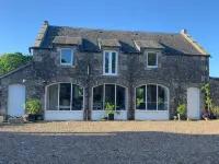 The Carthouse (Luxury 2 bed with private hot tub) Hotel di Cupar