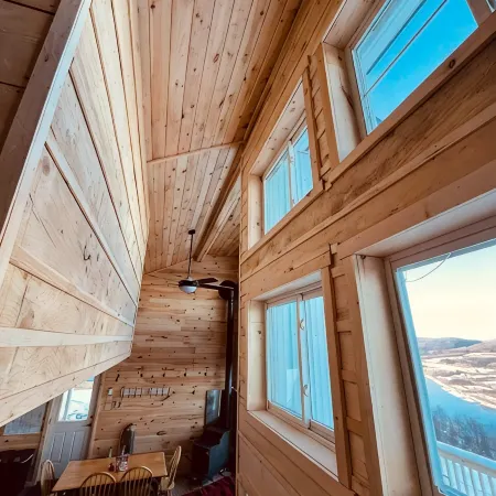 Peaceful Eagle Eye Cabin ON THE TRAIL in Fort Kent overlooking the St John River