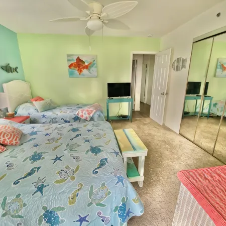 Sandy Cheeks & Barefeet, Gorgeous Interior Gulf Beach Place, Pool, on Beach Side