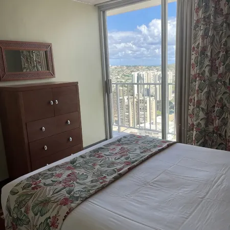 Pacific Monarch Top Floor Condo with Ocean, Diamond Head and Mountain Views!