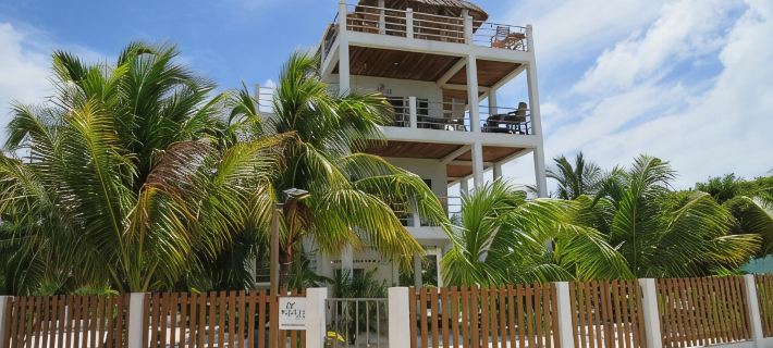 Coconut Palm Unit: Upscale condo with Caribbean Sea views Hoteles en Cayo Corker