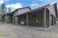 艾蘭帕克湖畔配有私人碼頭的小屋 - 木屋