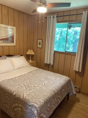 Panorama Lakefront Cottage - Homestays