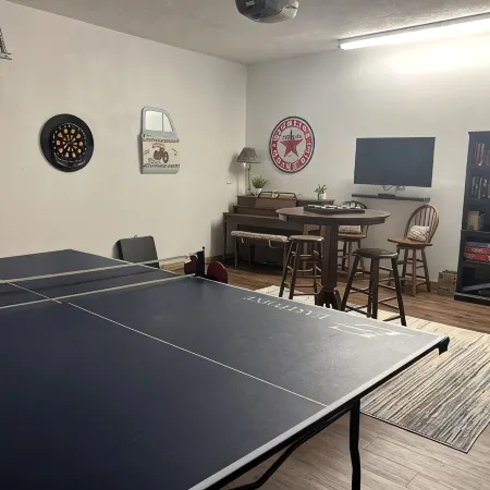 Nantahala Nook, cabin with hot tub,game room, fast wifi & mountain view