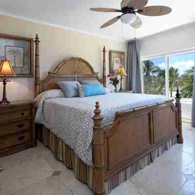 PRIME Location, Gorgeous Sweeping Views, PH right on the Beach, Villas del Mar 1 Rooms
