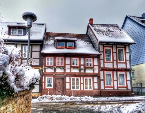 Modern apartment with WiFi in the old town (near the market square)