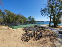 Hojo's-Lakefront-Lakeview Home in a Private Setting-Marina Nearby-Community Pool - 3-Star