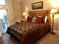 End of Summer Price Drop! Snowbasin Lakeside Luxury 3Bd.Hot Tub.Garage. 2300Sqft - Boutique