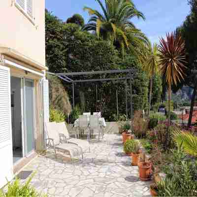 Sea view garden apartment with pool option. Near beach between Nice and Monaco Hotel Exterior