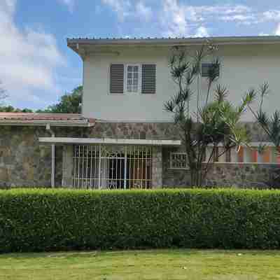 Hallelujah House - 3Br Retreat w/ Chef, Beach, & Island Experiences Hotel Exterior