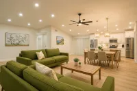 Spacious 4BR, 3BA Home/Oasis Yard Just Minutes from DFW! - Bungalows