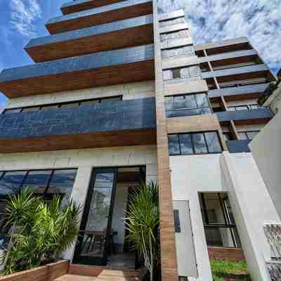 Brand New Build - Best Location 2 Blocks from the Fery Ocean View Pool Roof Top. Hotel Exterior