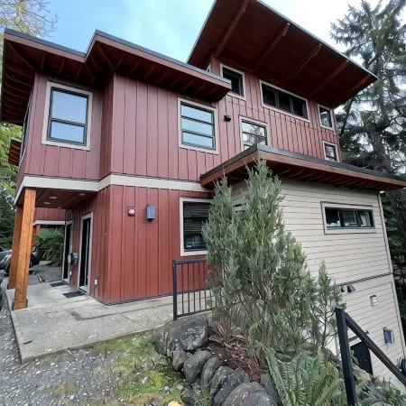 RAINFOREST GETAWAY - Directly on Spring Cove!