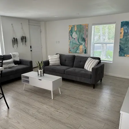 2-bedroom apartment just 4 minutes drive to Gladys Porter Zoo