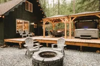 Wits End Retreat @ Mt. Rainier - Hot Tub & WiFi - 4-Sterne
