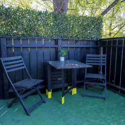 Funky House - Private Hot Tub - Walking Distance to Downtown Hotel Exterior