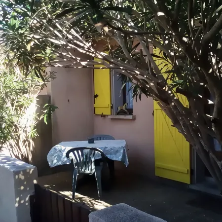 House 50m from the beach.