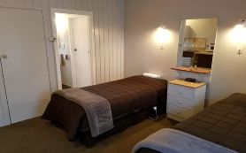 Camberley Court Motel
