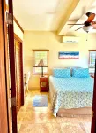 Couples Retreat, Panoramic Ocean Views, Free Kayaks & Paddle Boards - balcony