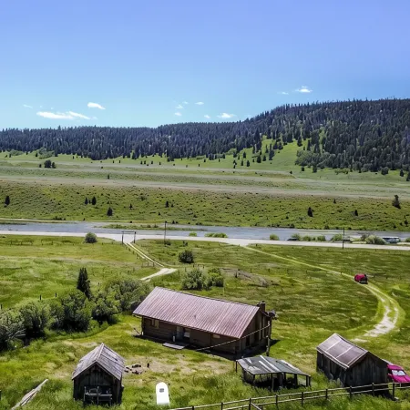 Montana Hideaway on the Madison River