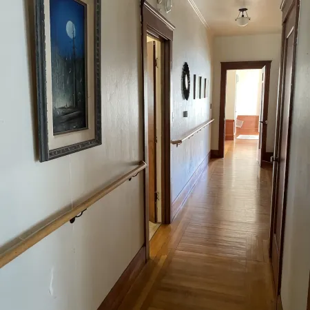 Centrally located historic bungalow, minutes from downtown and Cal Poly Humboldt Hotels in Arcata