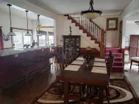 Sleeps 12. Less Than 1.5 Blocks from the Main Intersections Downtown Ludington - 3-Star