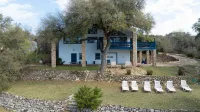 Peaceful Lake Front Home Sleeps 12 - 民宿