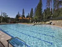 Black Bear Den ~ Access to Private Lake! Heat and AC Hotels in Arnold