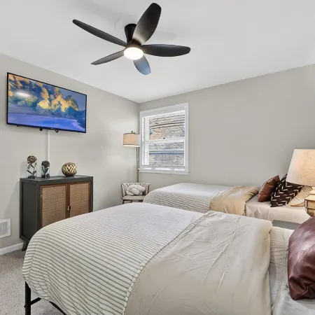 Central Haven - Luxury Stay Near MSU