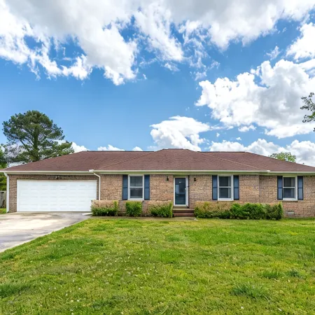NEW! Fully stocked luxury home 5 min to I-65/I-72. Отели в г. Лаймстоун