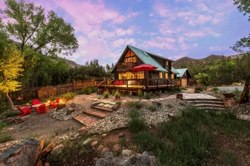 River Oasis & Hot Springs Nearby